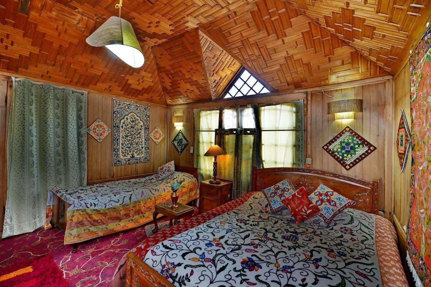Akbar Group Of Heritage Houseboats Nagin Bagh Exterior foto